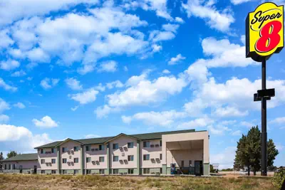 Photo 2 - Super 8 by Wyndham Pueblo