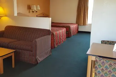 Photo 5 - night Inn