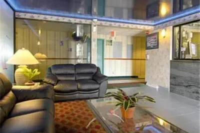 Photo 4 - Quality Inn