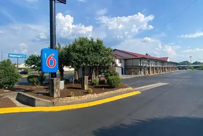 Photo 2 - Motel 6 Manchester, TN