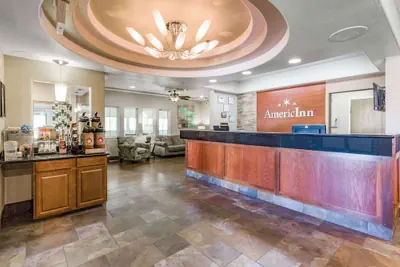 Photo 4 - AmericInn by Wyndham Des Moines Airport