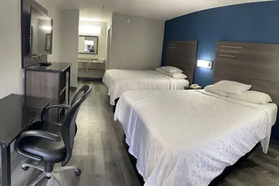 Photo 5 - Griffin Inn and Suites
