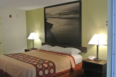 Photo 4 - Super 8 by Wyndham Fayetteville