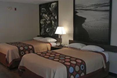 Photo 5 - Super 8 by Wyndham Fayetteville