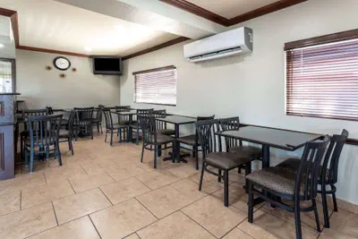Photo 3 - Super 8 by Wyndham Amarillo Central TX