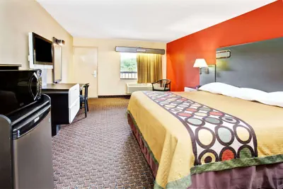 Photo 4 - Super 8 by Wyndham Kissimmee/Maingate/Orlando Area