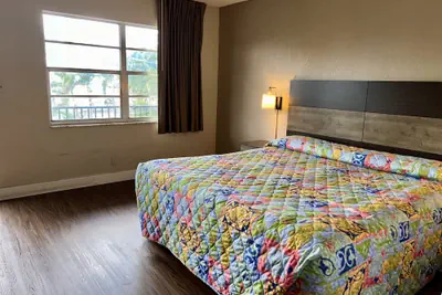 Photo 5 - Americas Best Inn and Suites Fort Lauderdale North