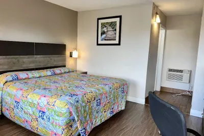 Photo 4 - Americas Best Inn and Suites Fort Lauderdale North
