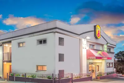 Photo 2 - Super 8 by Wyndham North Bergen NJ/NYC Area