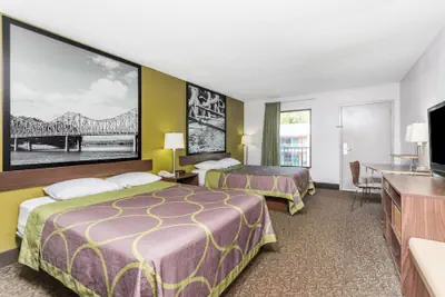 Photo 5 - Super 8 by Wyndham Gainesville