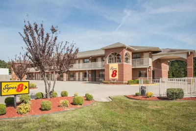 Photo 2 - Super 8 by Wyndham Cabot