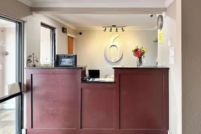 Photo 3 - Motel 6 Atlanta, GA – Atlanta Airport East