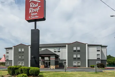 Photo 2 - Red Roof Inn & Suites Little Rock