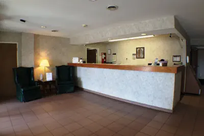 Photo 4 - Super 8 by Wyndham Canandaigua
