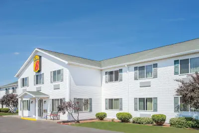 Photo 2 - Super 8 by Wyndham Canandaigua