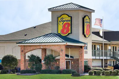 Photo 2 - Super 8 by Wyndham Arlington Near AT&T Stadium