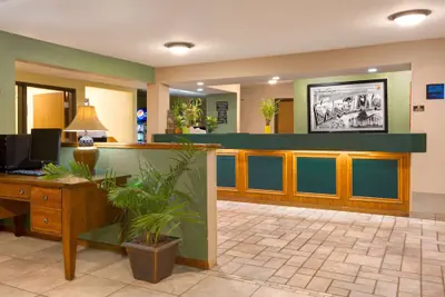 Photo 2 - Super 8 by Wyndham Lynchburg VA
