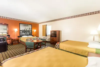 Photo 4 - Super 8 by Wyndham Athens
