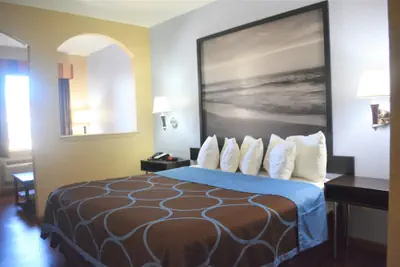 Photo 5 - Super 8 by Wyndham Galveston