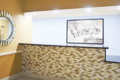 Photo 2 - Super 8 by Wyndham Galveston