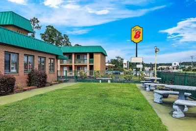 Photo 2 - Super 8 by Wyndham Columbia SC / Ft. Jackson