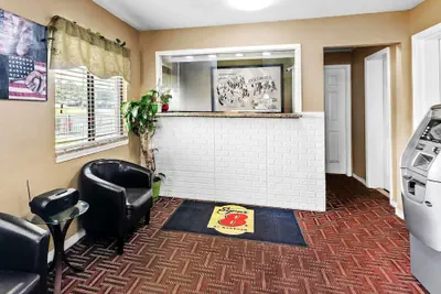 Photo 5 - Super 8 by Wyndham Columbia SC / Ft. Jackson