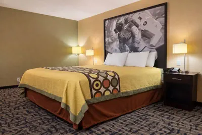 Photo 5 - Super 8 by Wyndham Pasadena