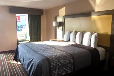 Photo 2 - Legacy Inn Sumner