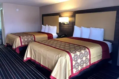 Photo 5 - Legacy Inn Sumner