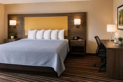 Photo 4 - Legacy Inn Sumner