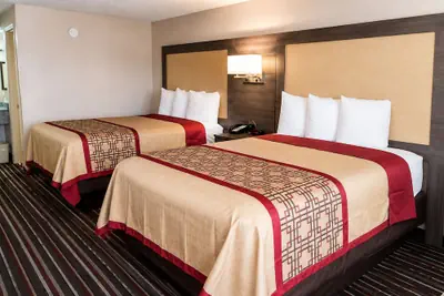 Photo 5 - Legacy Inn Sumner