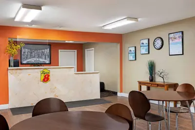 Photo 5 - Super 8 by Wyndham Brookhaven