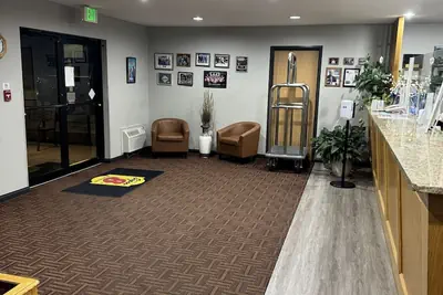 Photo 4 - Super 8 by Wyndham Chanute