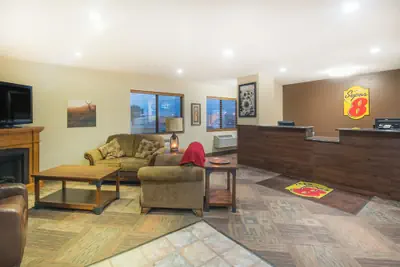 Photo 3 - Super 8 by Wyndham Jamestown