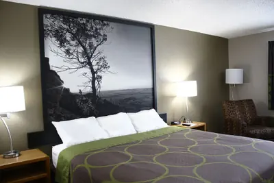 Photo 5 - Super 8 by Wyndham Jamestown