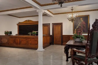 Photo 3 - Le Richelieu Hotel