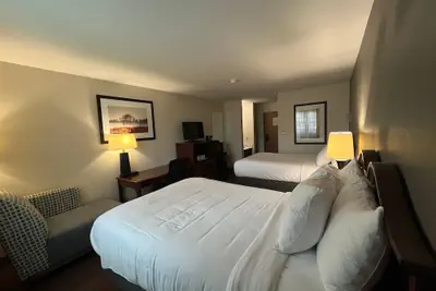 Photo 5 - Harbor Winds Hotel