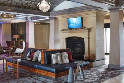 Photo 2 - Rochester Airport Marriott