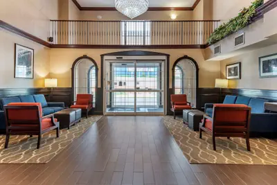 Photo 4 - Comfort Suites Newark - Harrison