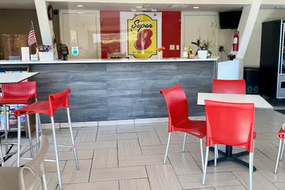 Photo 3 - Super 8 by Wyndham Albuquerque Downtown