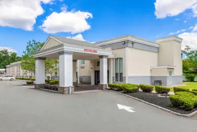 Photo 2 - Quality Inn Edison-New Brunswick