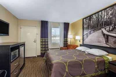 Photo 5 - Super 8 by Wyndham Florence