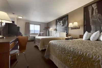 Photo 4 - Super 8 by Wyndham Sioux Falls/41st Street
