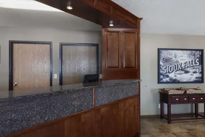 Photo 2 - Super 8 by Wyndham Sioux Falls/41st Street