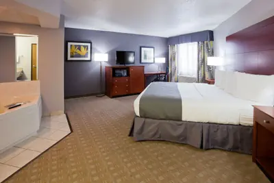 Photo 5 - AmericInn by Wyndham Ankeny/Des Moines
