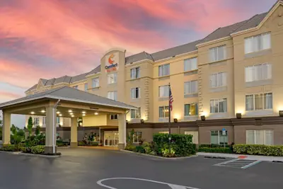 Photo 2 - Comfort Suites Near Universal Orlando Resort