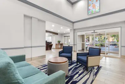 Photo 3 - Comfort Suites Near Universal Orlando Resort