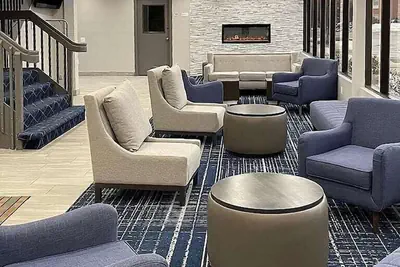 Photo 3 - Quality Inn Roseville-Detroit North