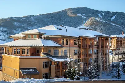 Photo 2 - Sundial Lodge by All Seasons Resort Lodging