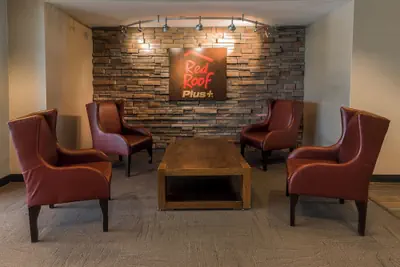 Photo 5 - Red Roof Inn PLUS+ Long Island - Garden City